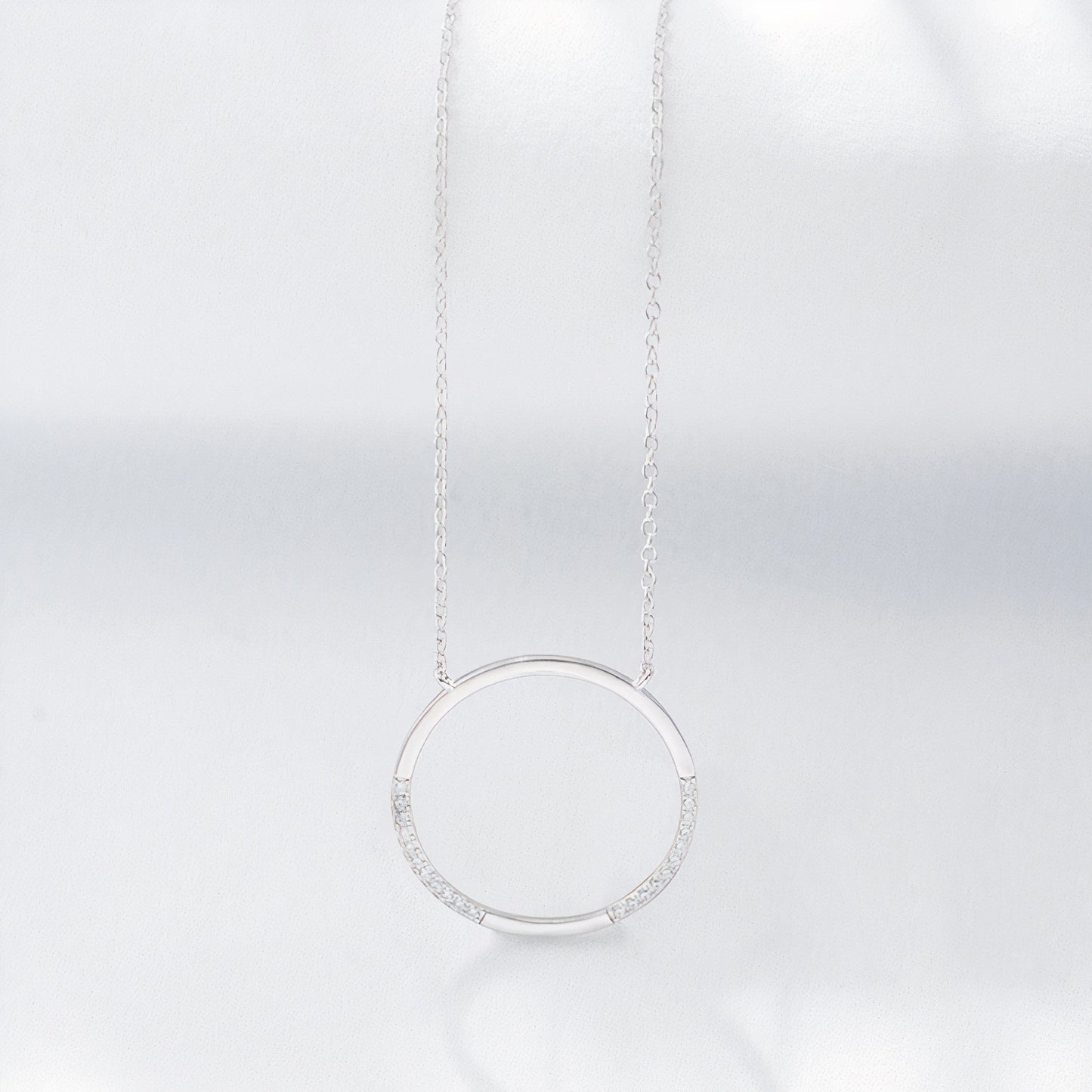 Dainty Circle Necklace