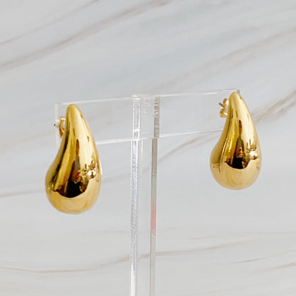 Luxury Hollow Teardrop Stud Earrings
