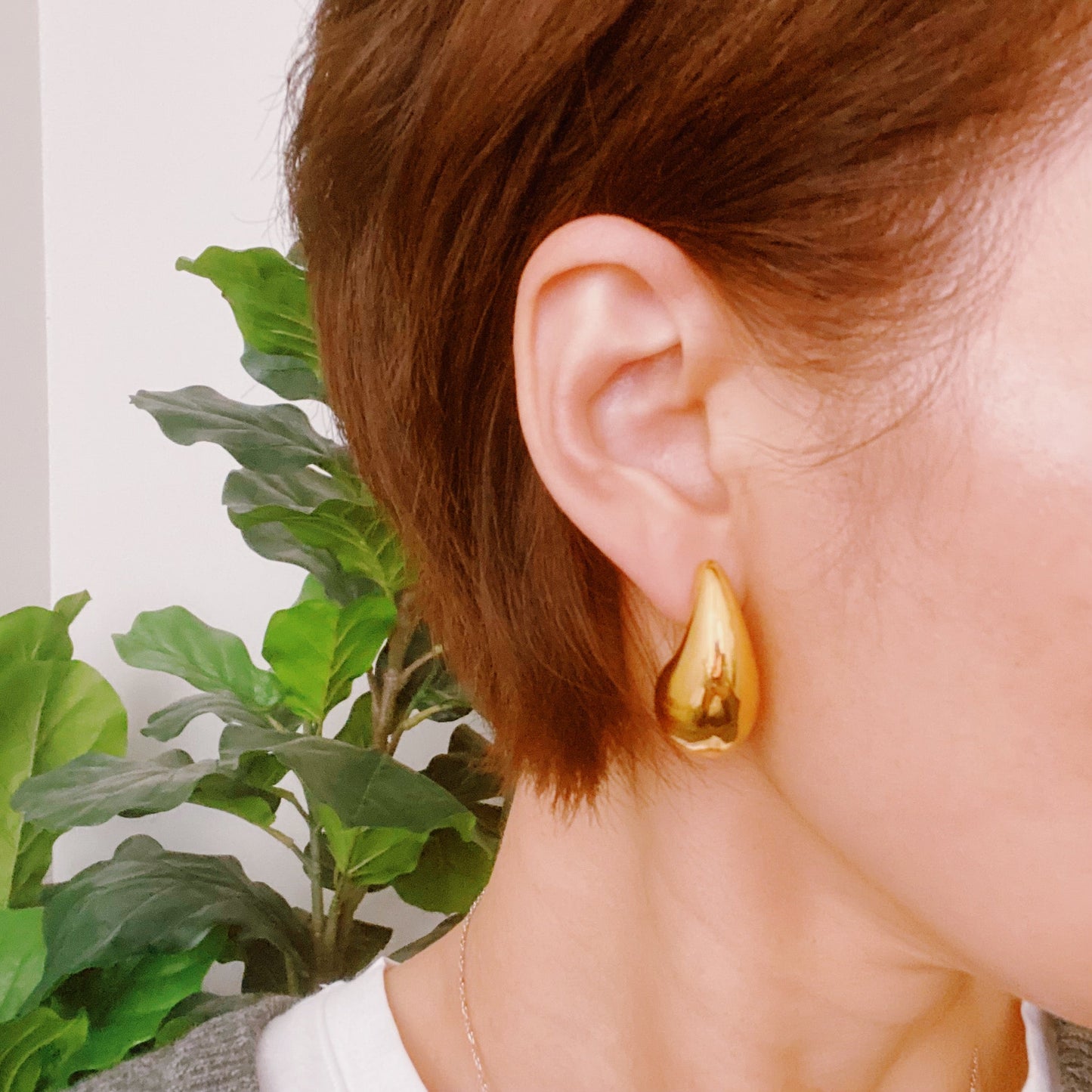 Luxury Hollow Teardrop Stud Earrings