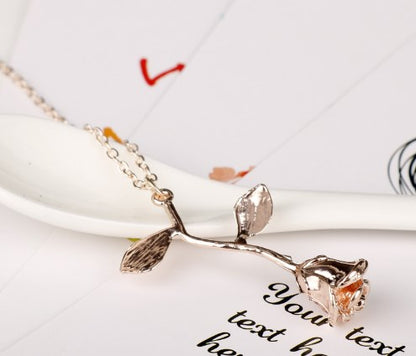 Luxury Crystal Rose Necklace – Romantic Floral Jewelry