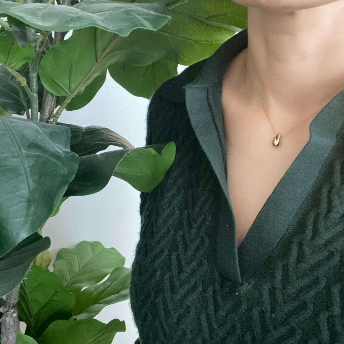 Minimalist Gold Teardrop Necklace