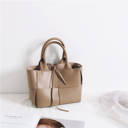 Vintage Luxury Woven Tote Handbag for Women – Elegant Crossbody Shoulder Bag