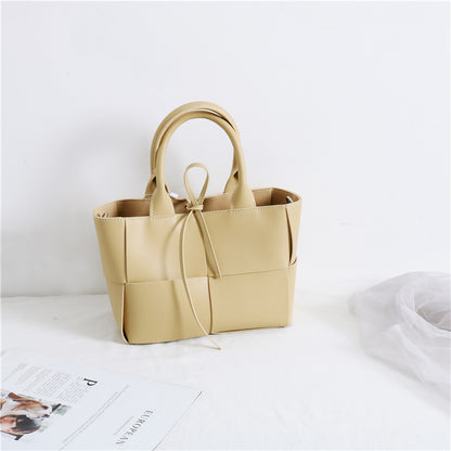 Vintage Luxury Woven Tote Handbag for Women – Elegant Crossbody Shoulder Bag