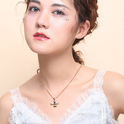 Cute Bee Pendant Necklace for Women – Minimalist Gold Charm Jewelry |