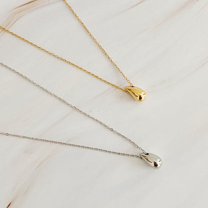 Minimalist Gold Teardrop Necklace