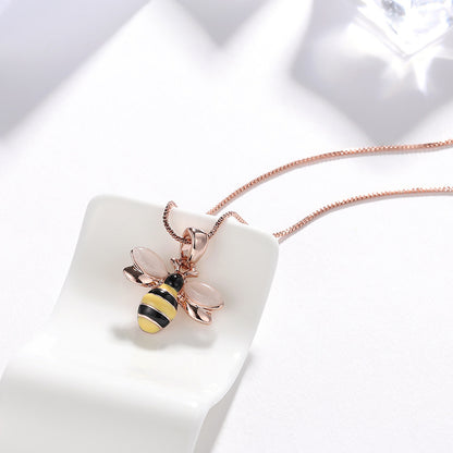Cute Bee Pendant Necklace for Women – Minimalist Gold Charm Jewelry |
