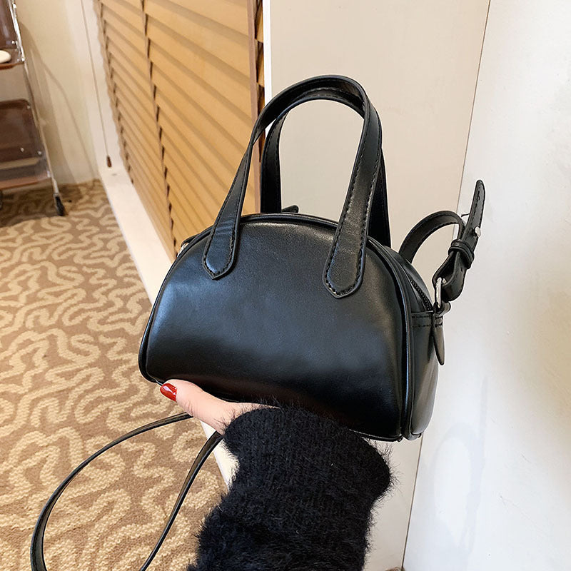 Trendy Women's Shell Underarm Handbag