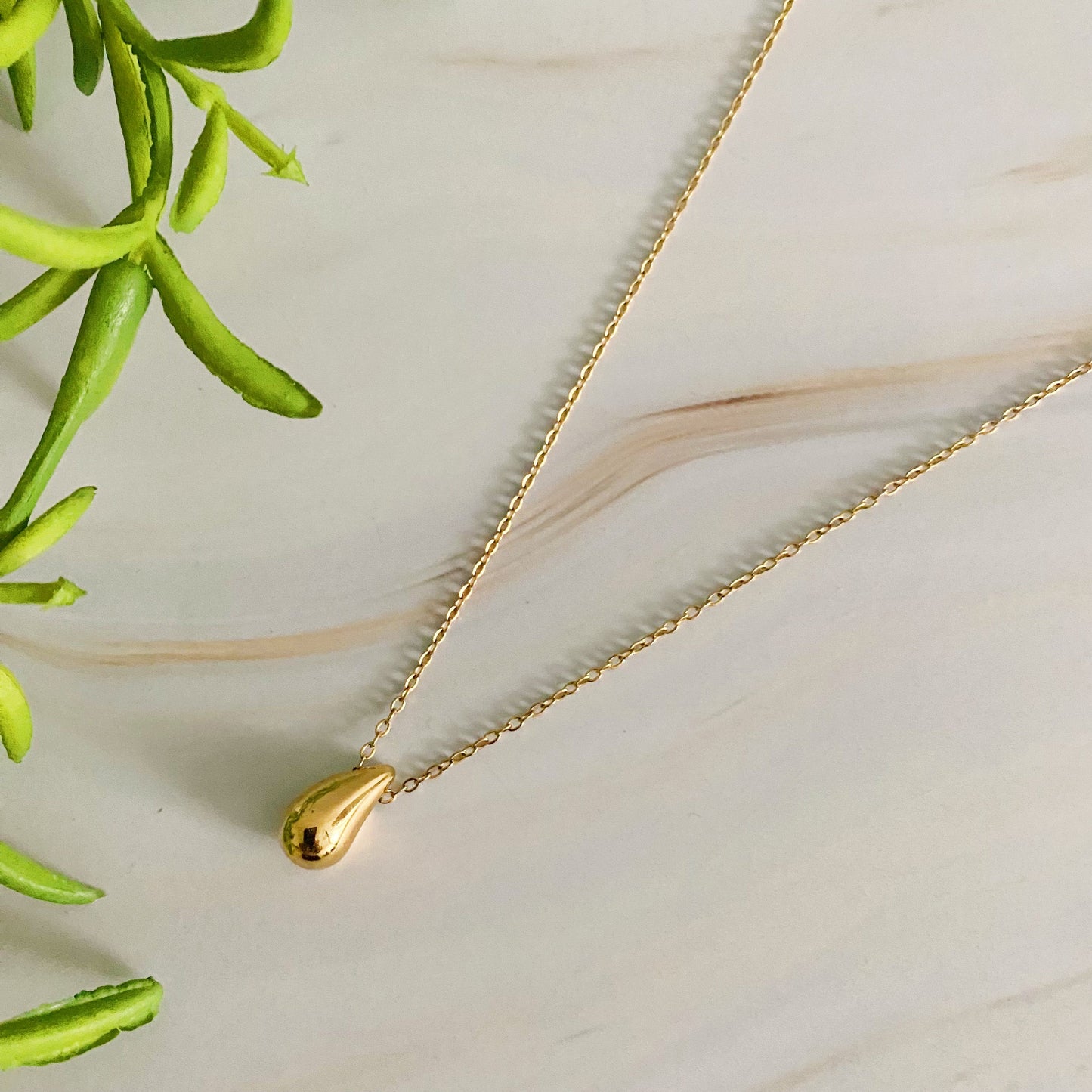 Minimalist Gold Teardrop Necklace