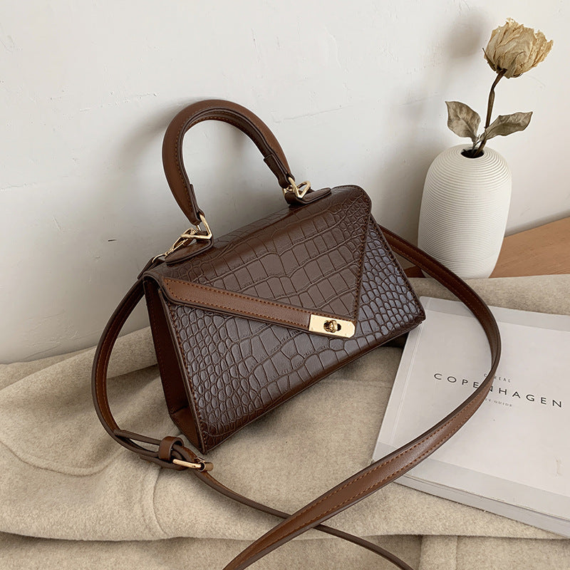 Elegant Triangle Flap Crossbody Bag – Luxury Women’s Leather Handbag