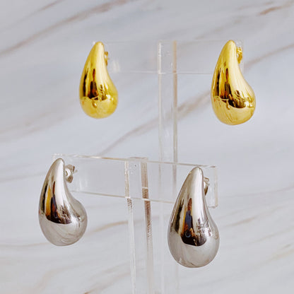 Luxury Hollow Teardrop Stud Earrings