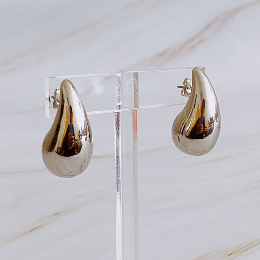 Luxury Hollow Teardrop Stud Earrings