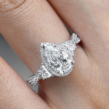 Luxury Teardrop Zircon Engagement Ring