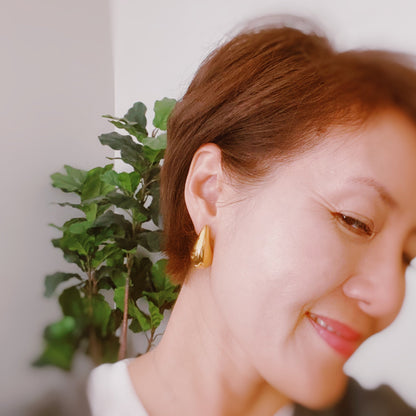 Luxury Hollow Teardrop Stud Earrings