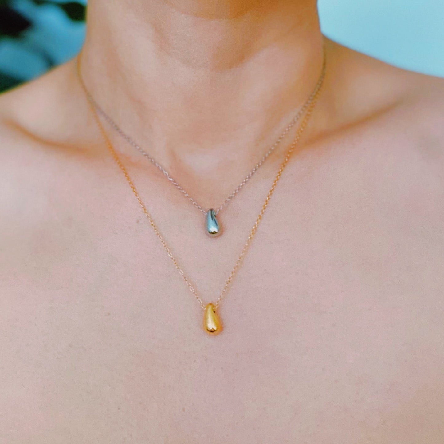 Minimalist Gold Teardrop Necklace