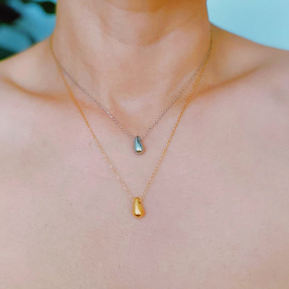 Minimalist Gold Teardrop Necklace