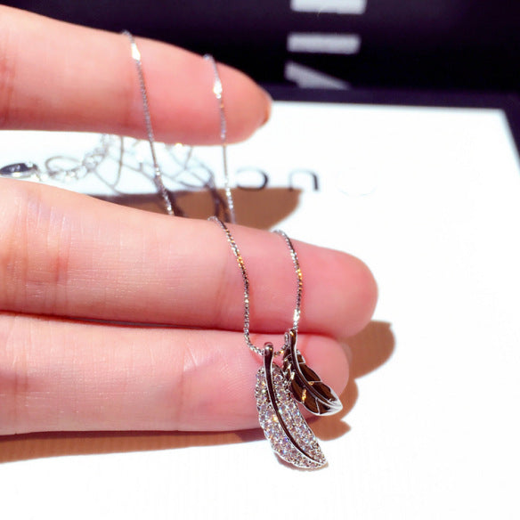 Luxury Korean Leaf Pendant Necklace for Women