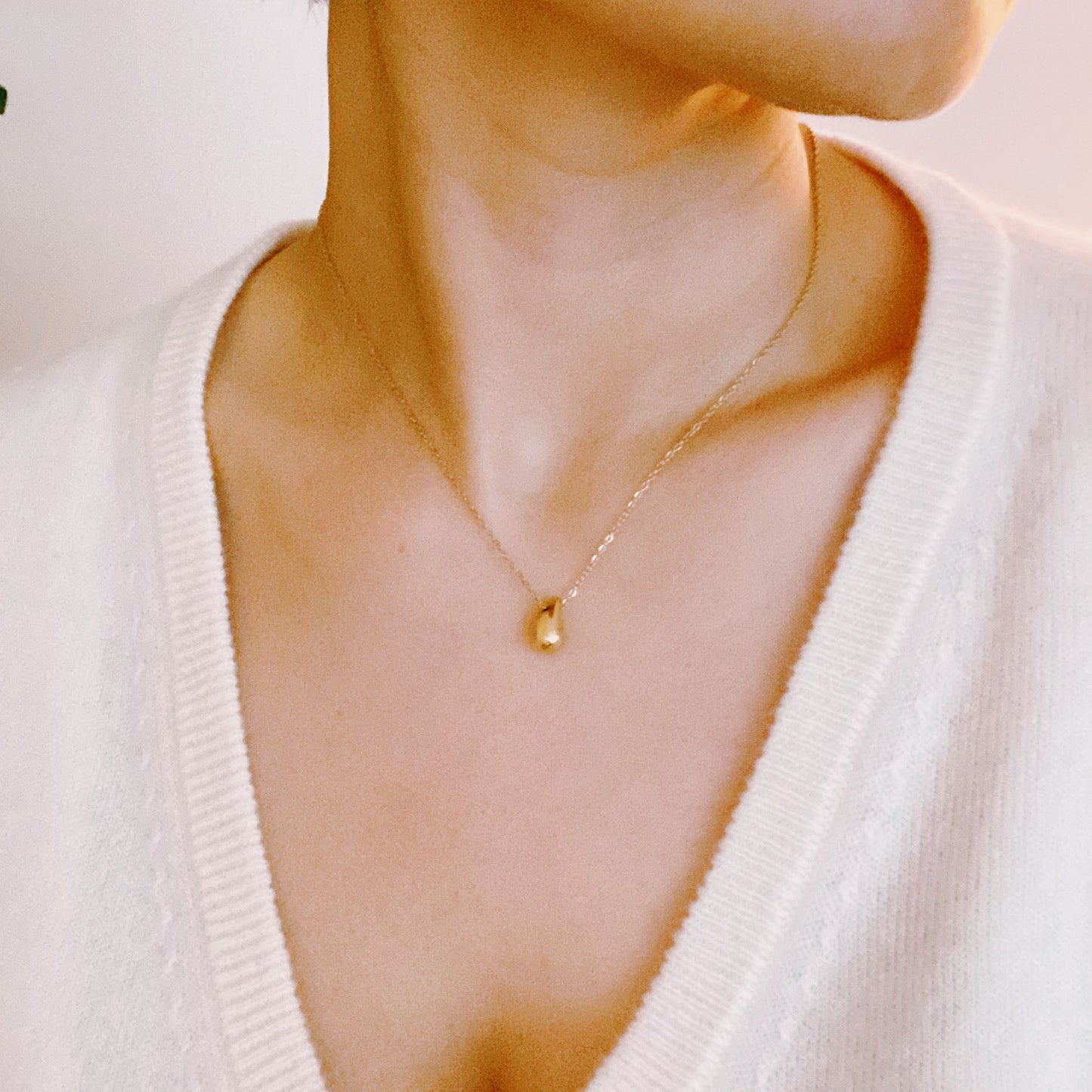 Minimalist Gold Teardrop Necklace