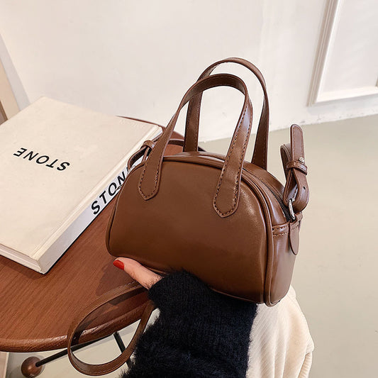 Trendy Women's Shell Underarm Handbag